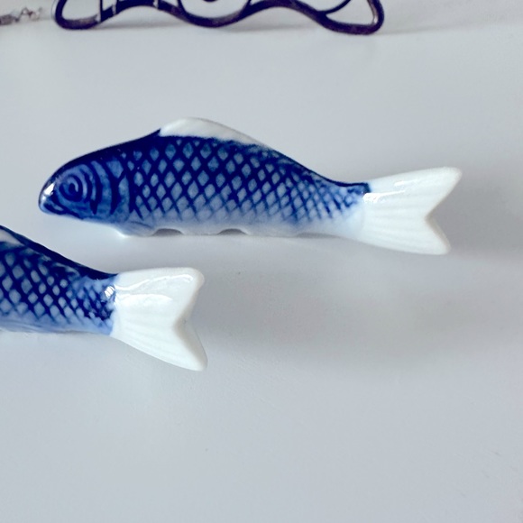 Pair of Oki Japanese Ceramic Fish Chopstick Rests – S1923 - Picture 4 of 7